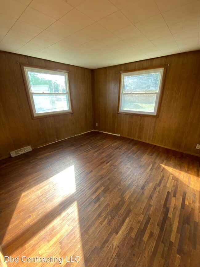 Building Photo - 2 br, 1 bath House - 2217 Shadybrook Dr
