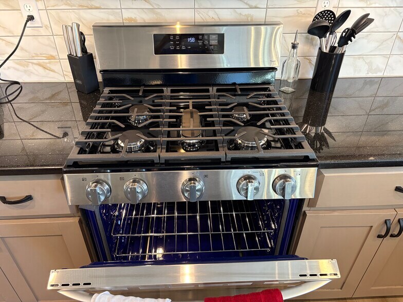 Building Photo - 8710 Palermo Dr