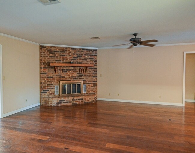 Building Photo - 412 Half Moon Way