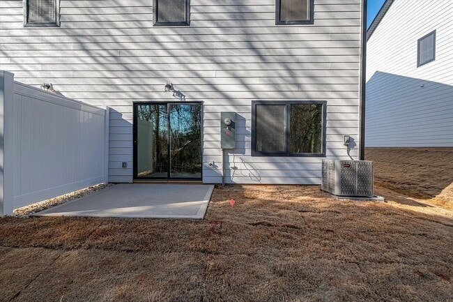Building Photo - 2025 Built Townhome - Move-In Ready!