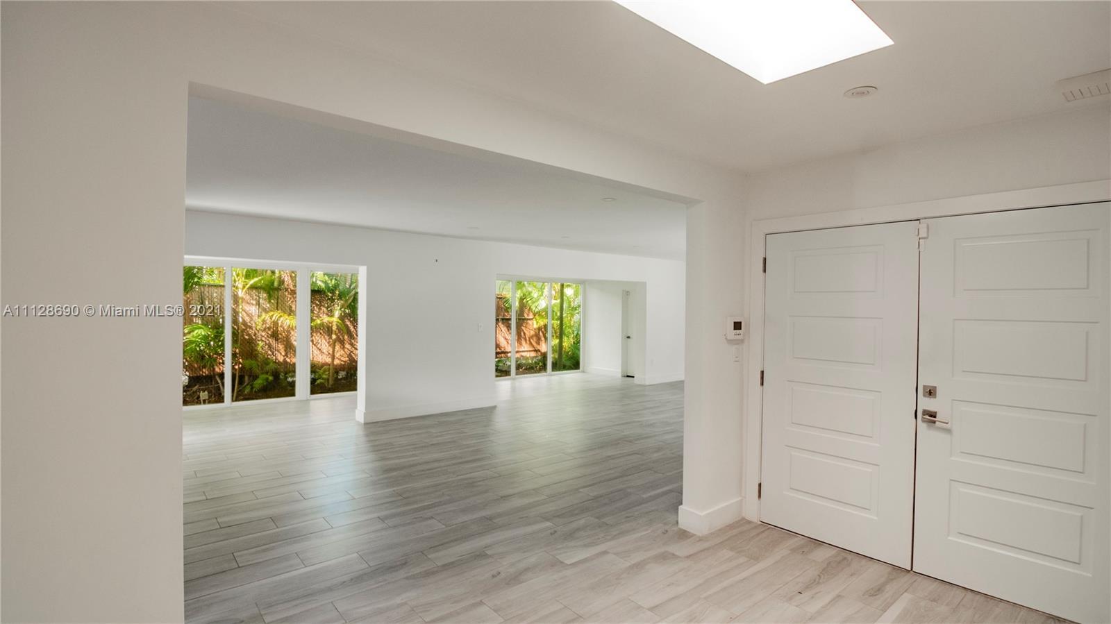 Building Photo - 10 Prospect Dr