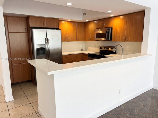 Building Photo - 5600 Collins Ave