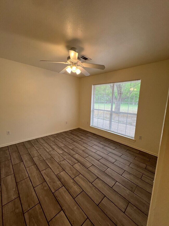 Building Photo - China Spring ISD Duplex