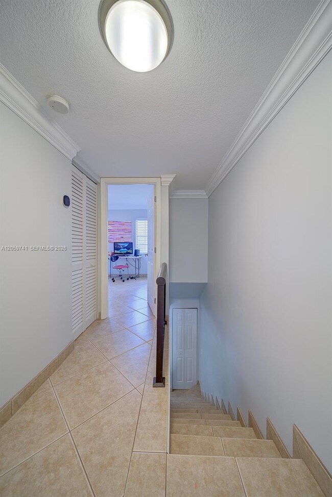 Building Photo - 5555 Ludlam Rd
