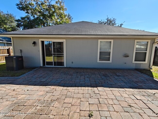 Building Photo - 1250 Bedrock Dr