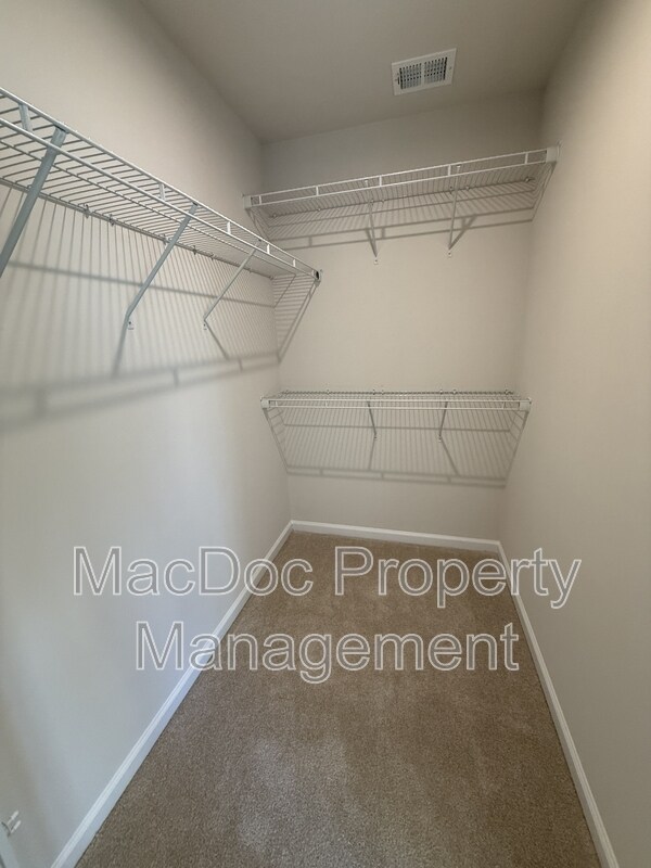 Building Photo - 1100 Rampart Dr