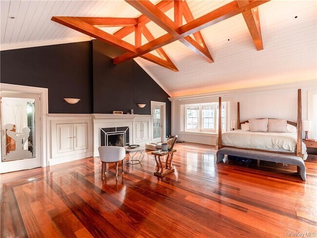 Building Photo - 244 W Mt Airy Rd