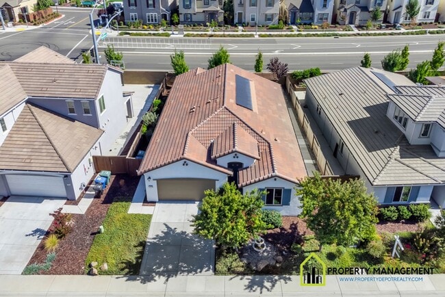 Building Photo - Vineyard Creek-Former Model Home