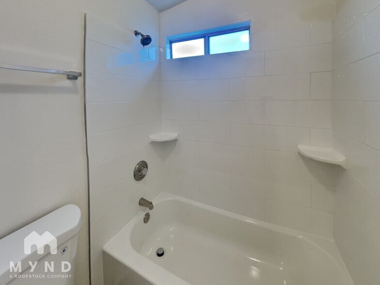 Building Photo - 5945 E Nance St