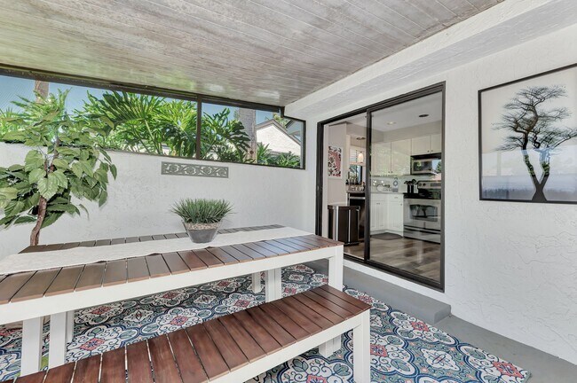 Building Photo - Welcome to your Heatherwood Heaven