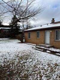 Building Photo - 3104 N Webster Ave