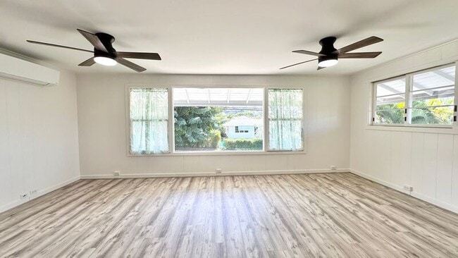 Building Photo - 2340 University Ave