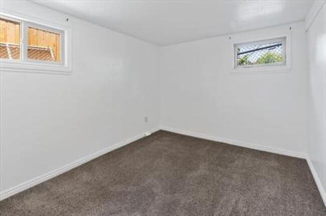 Building Photo - 1263 E Emerson Ave