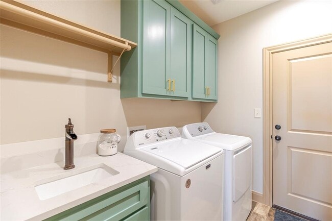 Building Photo - 303 Bob's Trail