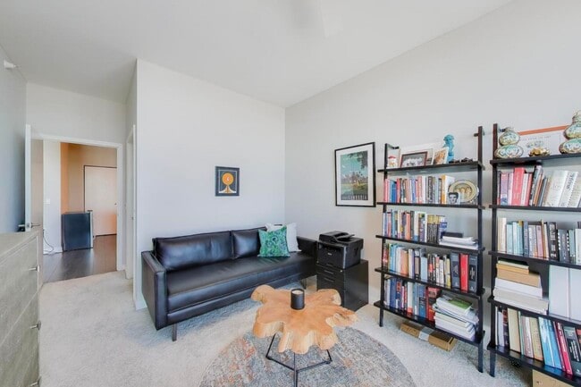 Building Photo - 1629 S Prairie Ave