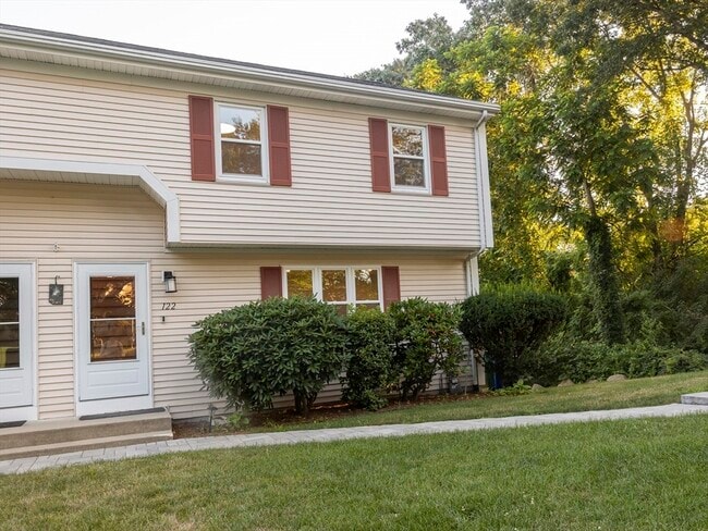 Primary Photo - 122 Leedham St