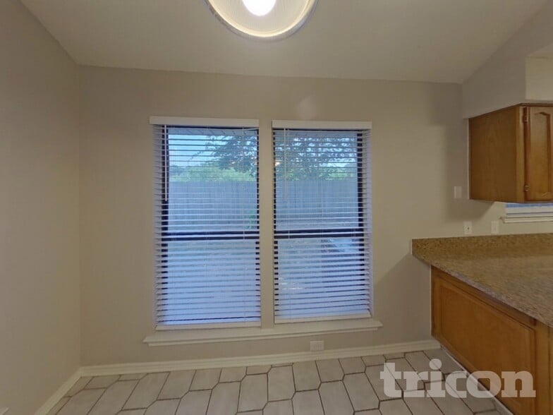 Building Photo - 1637 Woodhall Way
