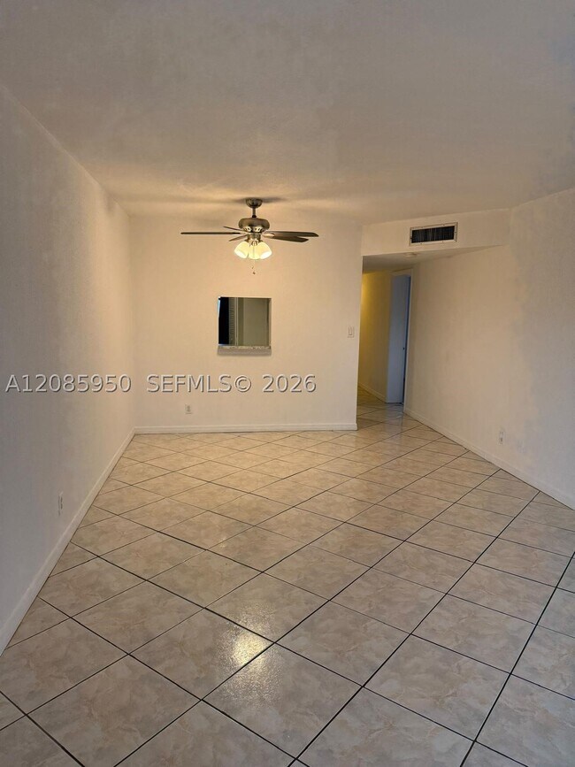 Building Photo - 8040 N Colony Cir