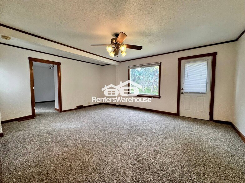 Building Photo - 23568 Maple Ridge