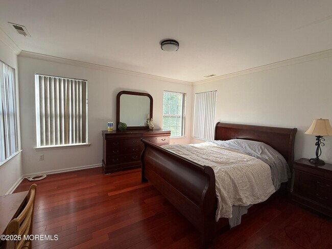 Building Photo - 8 Bennett Ct