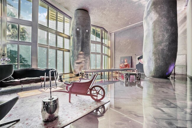 Building Photo - 495 Brickell Ave