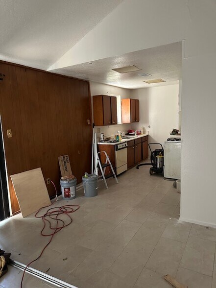 Building Photo - 3719 Tiffany Dr