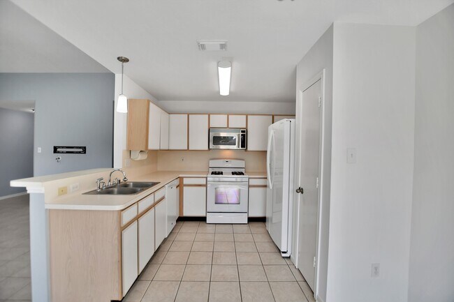 Building Photo - 18234 Drum Heller Ln