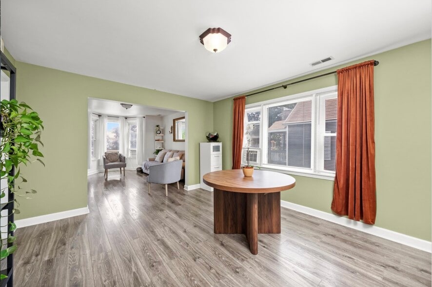 Building Photo - 1322 S 51st Ave