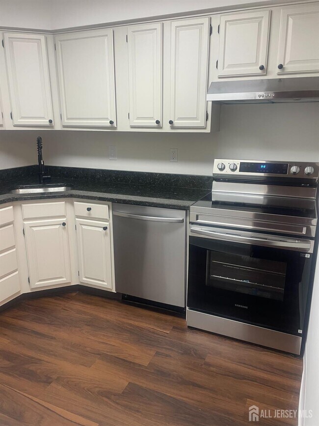 Building Photo - 1019 Ravens Crest Dr