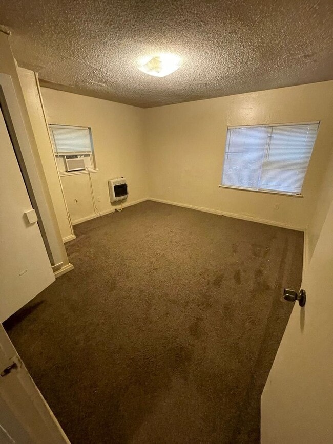 Building Photo - 1 bedroom near ACU