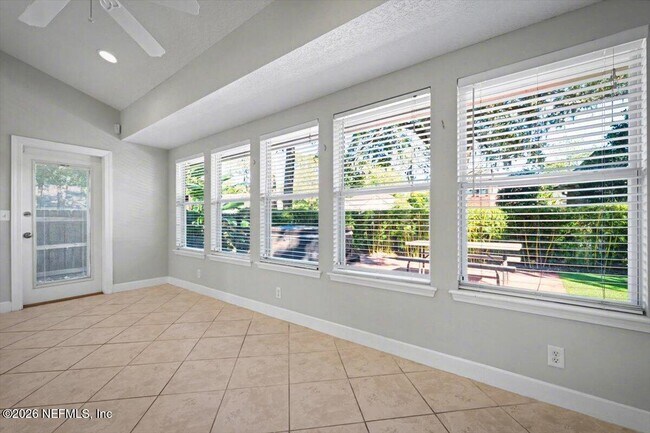 Building Photo - 184 Summerfield Dr