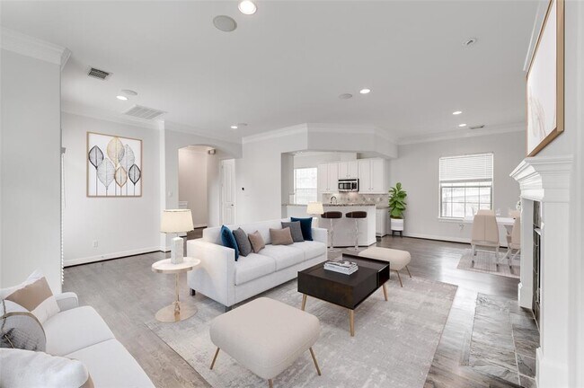 Primary Photo - 1417 Bremond St
