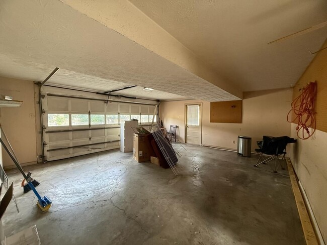 Building Photo - 3924 Gladman Way