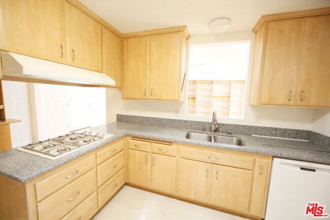 Building Photo - 7309 Asman Ave