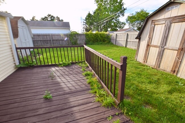 Building Photo - Mishawaka IN 2 bedroom home