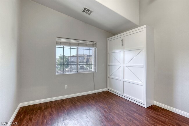 Building Photo - 756 Ezzat St