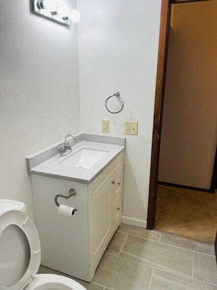 Building Photo - 5800 Bjelde Ln