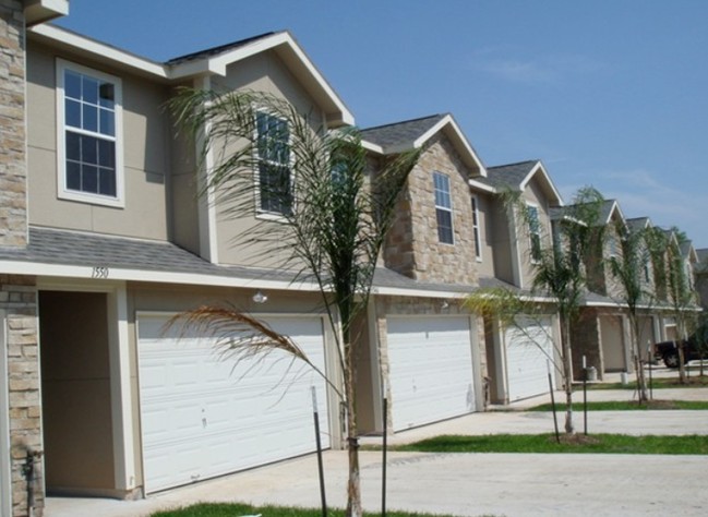 Primary Photo - Windsor Estates Townhomes