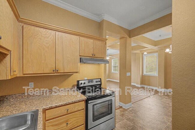 Building Photo - 542 S 72nd Ave