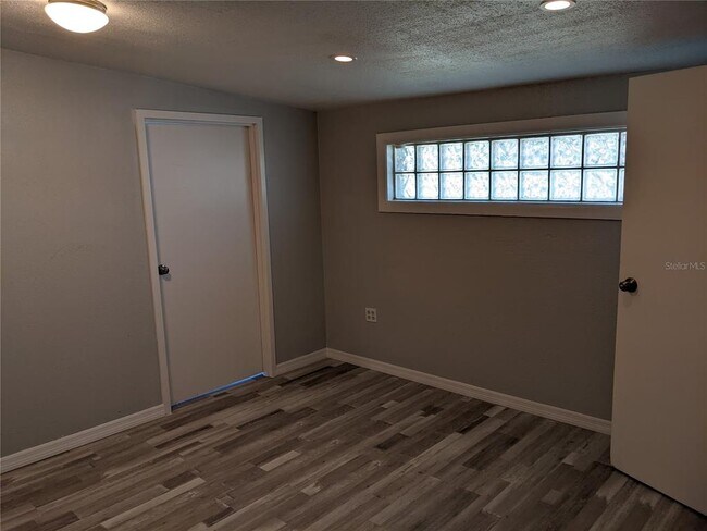 Building Photo - 4802 Drift Tide Dr