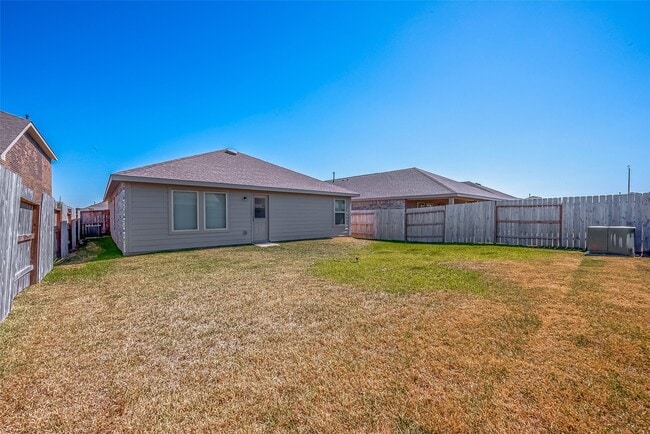 Building Photo - 18111 Robin Creek Dr