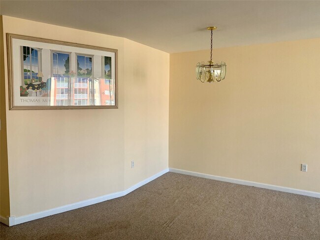 Building Photo - 1710 NE 191st St