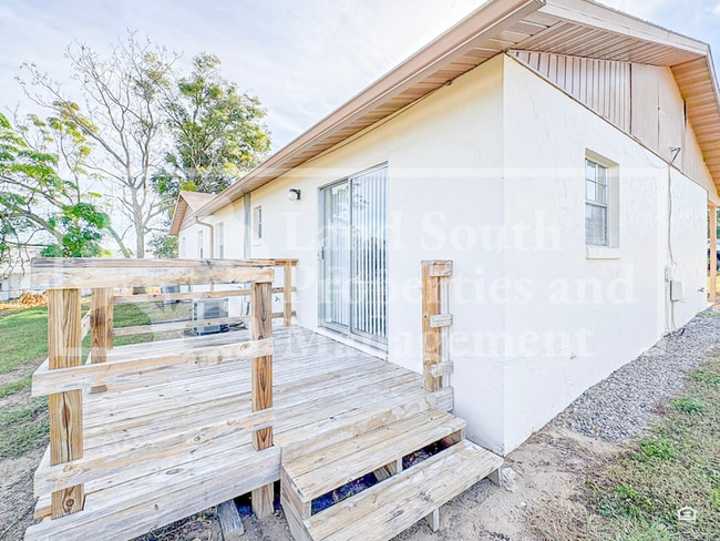 Building Photo - 5816 Charlton Dr