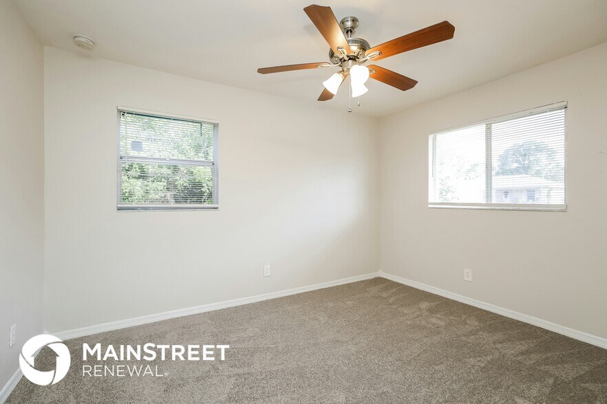 Building Photo - 5210 2nd St W