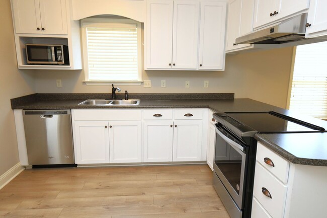 Building Photo - 4110 Barrington Dr