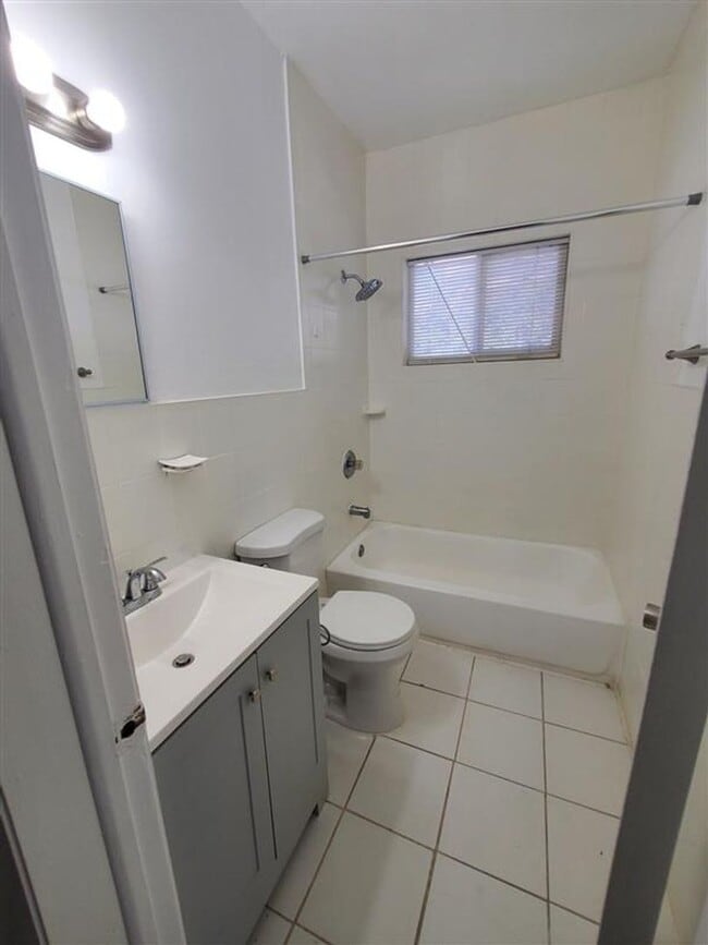 Building Photo - 965-975 Biarritz Drive