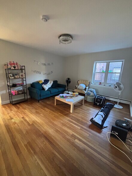 Building Photo - 63 Selkirk Rd