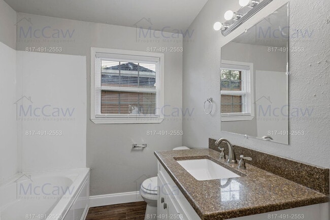 Building Photo - 816 Sandell Dr