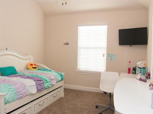 Building Photo - 4428 Saukenuk Ln