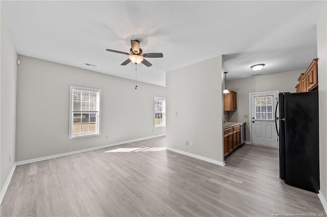 Building Photo - 122 Sherman Ct